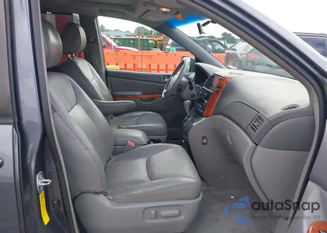 2010 Toyota Sienna Xle z USA, uszkodzony, nr VIN 5TDYK4CC2AS328979